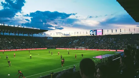 “雷霆黄蜂激战正酣！揭秘NBA四连冠临界点，精彩对决不容错过！”