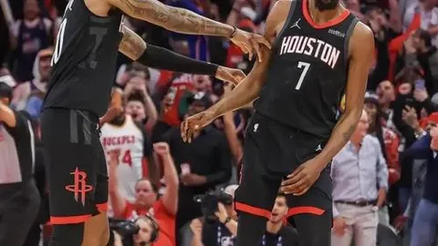 怀特卓越非仅发带助力，冠军阵容坚韧不畏挑战